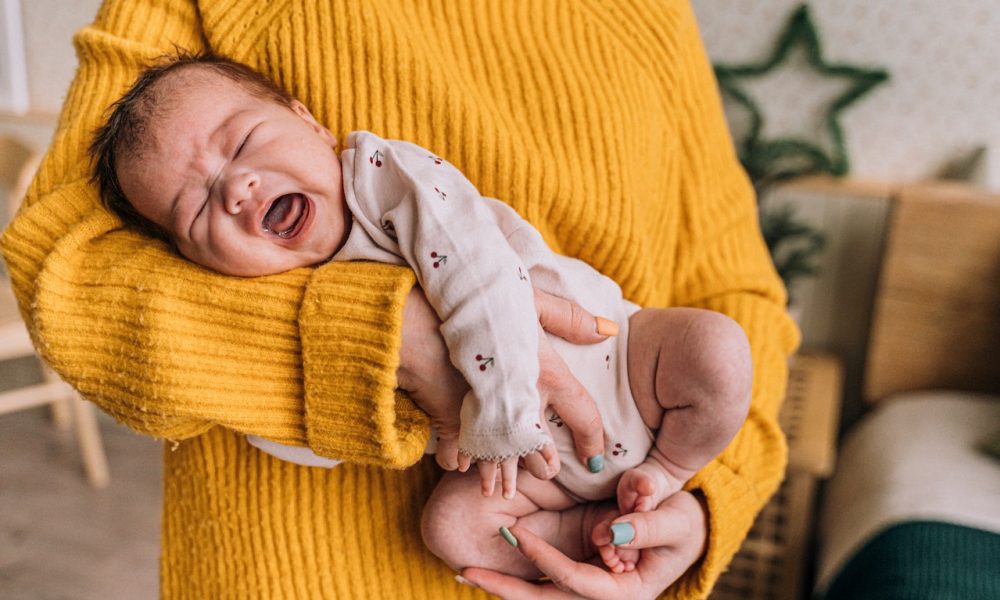 Dicas para acalmar um bebé que chora muito